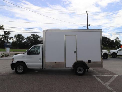 Used 2024 Ford E-350 and Econoline 350 Super Duty w/ Power Windows & Locks Group RWD image 12