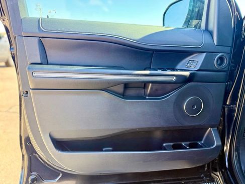 Used 2020 Ford Expedition Max XLT w/ Equipment Group 202A AWD/4WD image 7