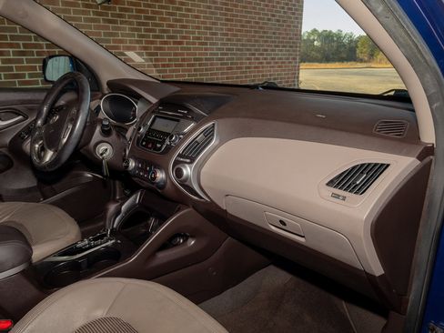 Used 2012 Hyundai Tucson GLS image 17