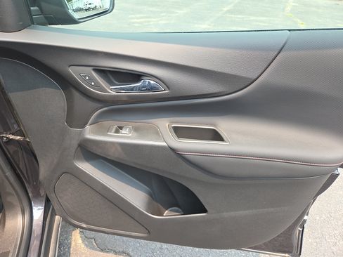 Used 2022 Chevrolet Equinox RS AWD/4WD image 17