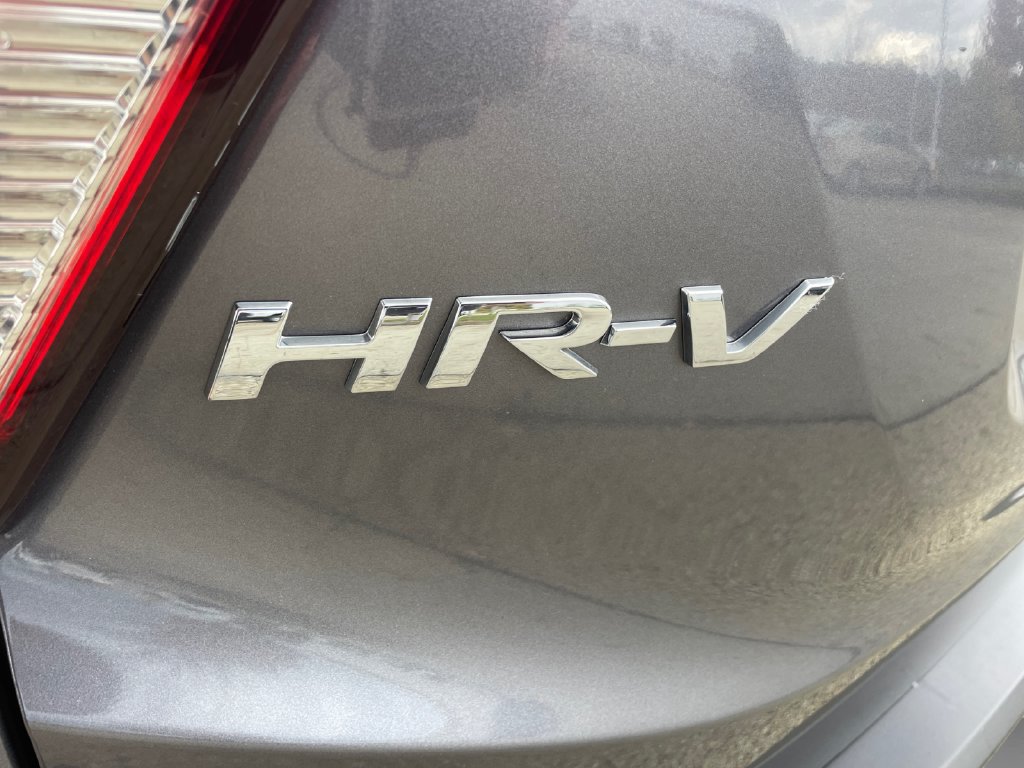 Used 2021 Honda HR-V LX image 16