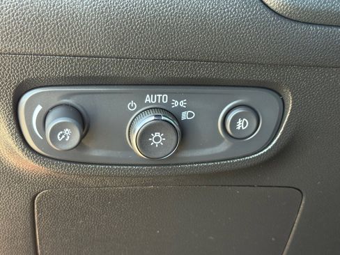Used 2023 Buick Encore GX Essence w/ Experience Buick Package FWD image 22