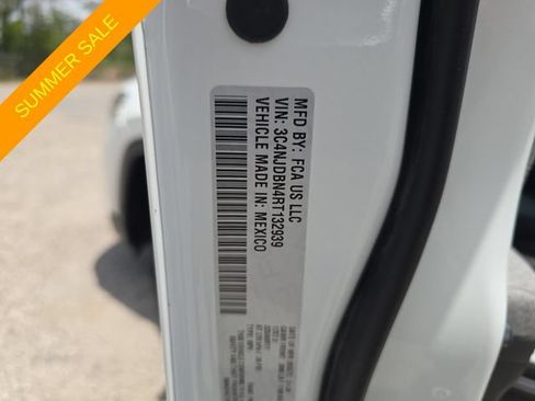 Certified 2024 Jeep Compass Latitude AWD/4WD image 30