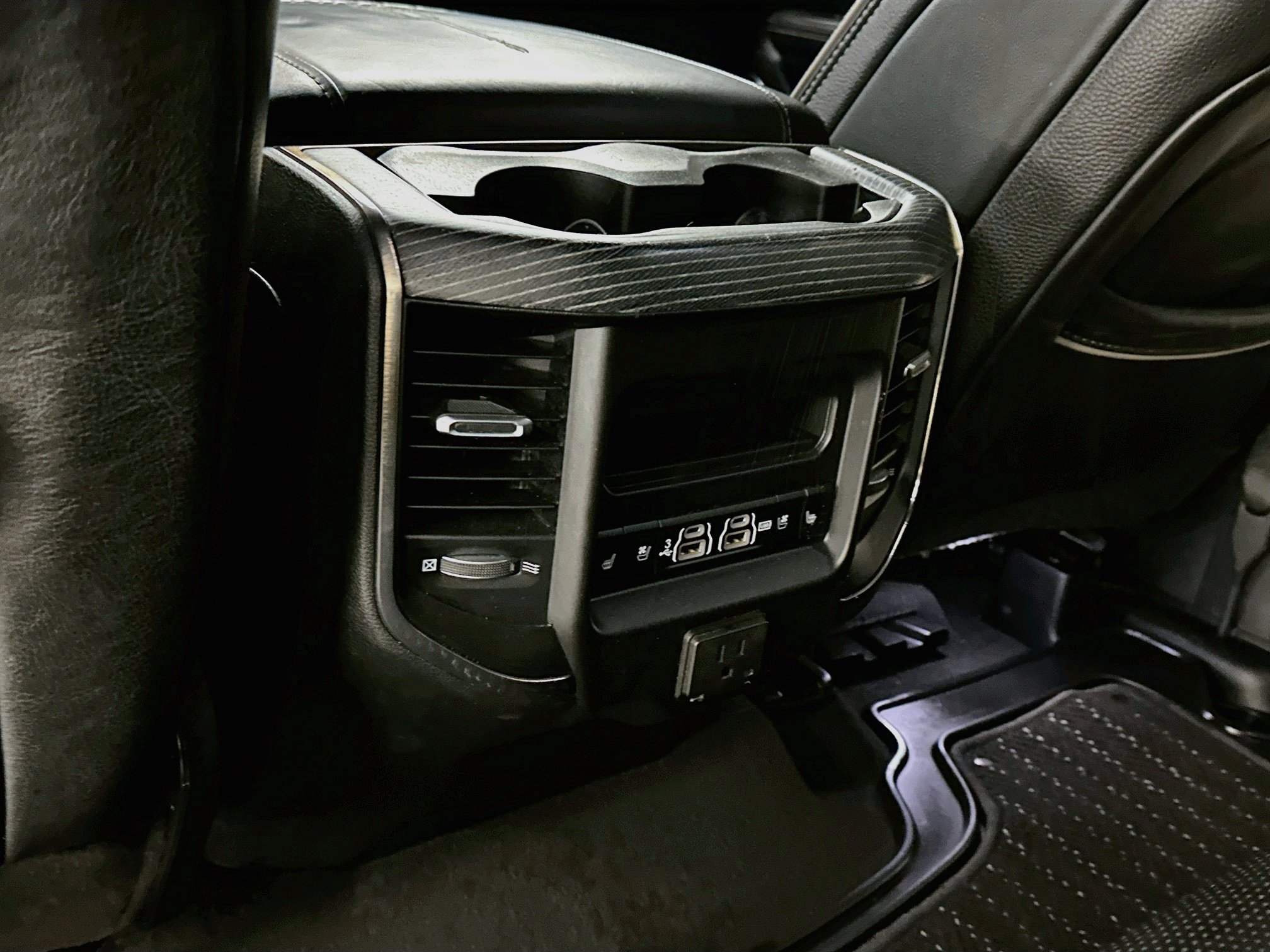 Used 2019 RAM 1500 Limited AWD/4WD image 29