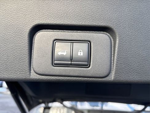 Used 2023 Nissan Rogue SL w/ SL Premium Package image 14