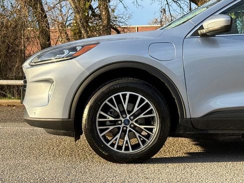 Certified 2022 Ford Escape Titanium FWD image 5