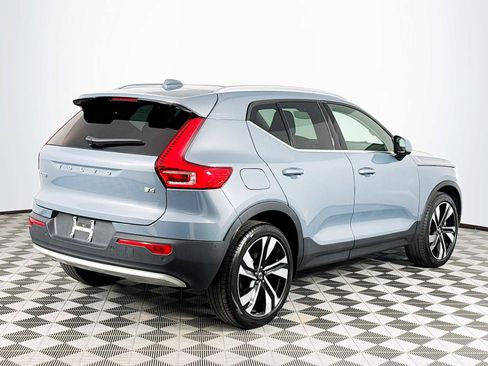 Used 2023 Volvo XC40 B4 Plus w/ Driver Assist Package image 5