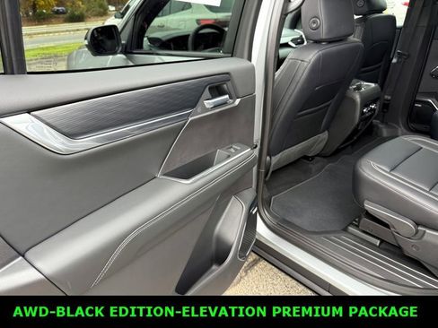 New 2026 GMC Acadia Elevation image 12