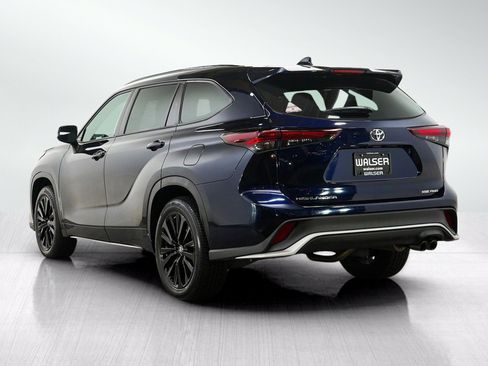 Used 2025 Toyota Highlander XSE AWD/4WD image 3