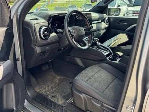 Used 2024 Chevrolet Colorado Z71 w/ Advanced Trailering Package AWD/4WD image 4
