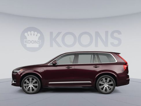 Used 2025 Volvo XC90 T8 Ultra AWD/4WD image 2