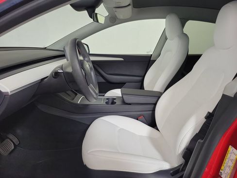 Used 2023 Tesla Model Y 2WD image 10
