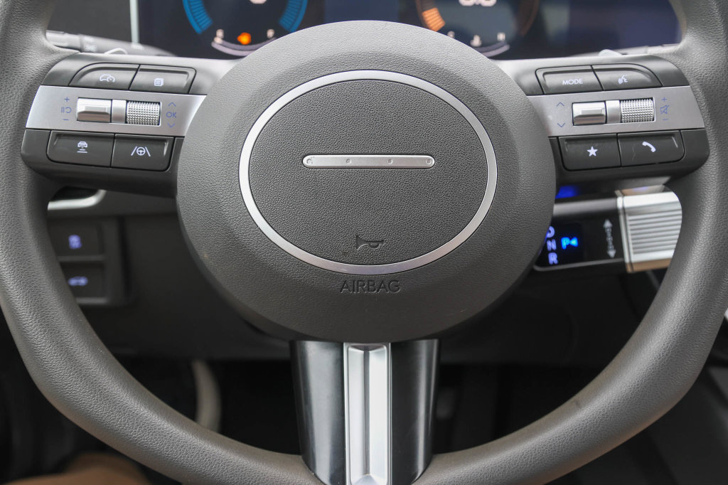 Used 2025 Hyundai Sonata SEL FWD image 24
