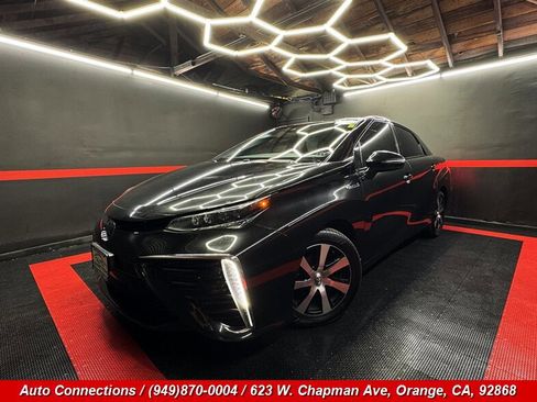 Used 2019 Toyota Mirai FWD image 2
