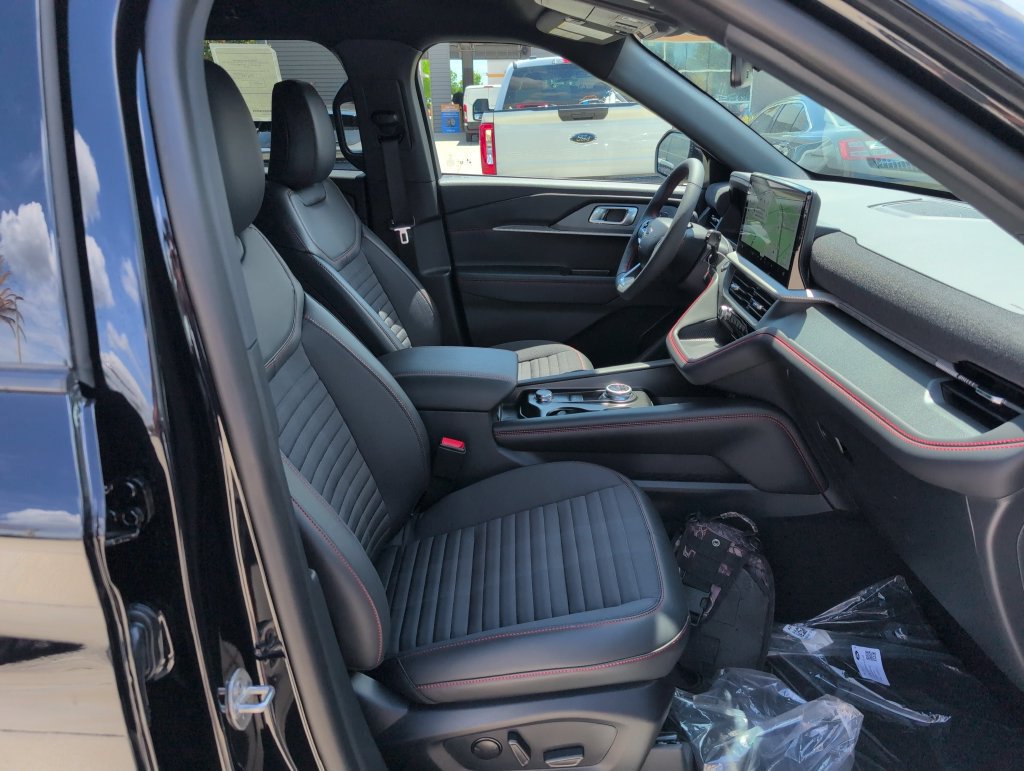 New 2026 Ford Explorer ST-Line w/ ST-Line Street Pack RWD image 13