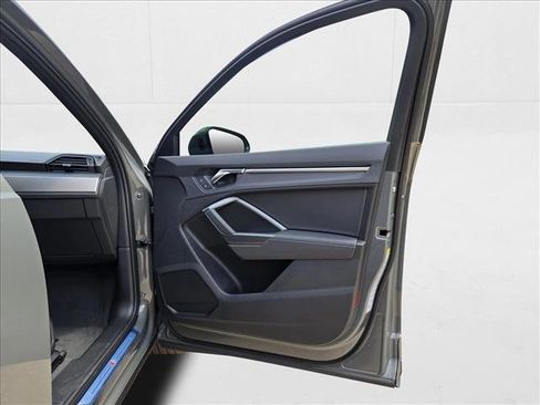 New 2025 Audi Q3 2.0T Premium w/ Convenience Package image 11