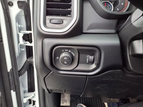 New 2026 RAM 3500 Big Horn AWD/4WD image 17