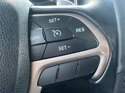 Used 2016 Jeep Grand Cherokee Laredo image 18