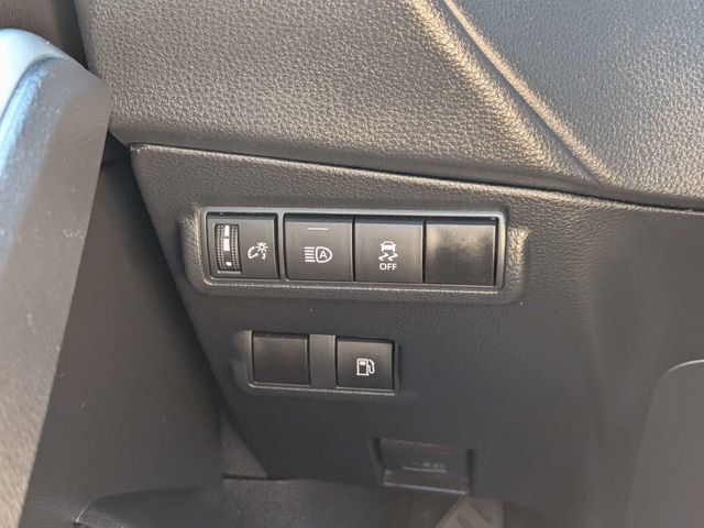 Used 2023 Toyota Corolla Cross AWD Hybrid image 19