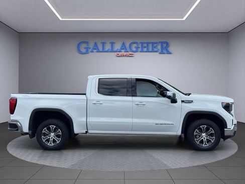 Used 2024 GMC Sierra 1500 SLE w/ Preferred Package AWD/4WD image 3