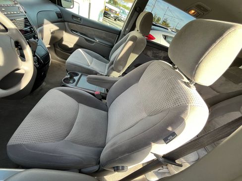 Used 2007 Toyota Sienna LE image 10