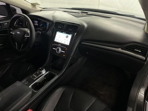 Used 2017 Ford Fusion Titanium image 32