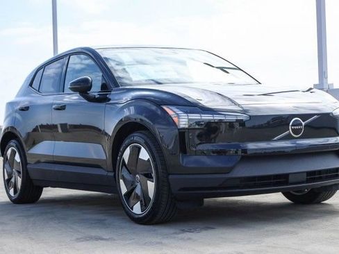 New 2025 Volvo EX30 Plus image 3