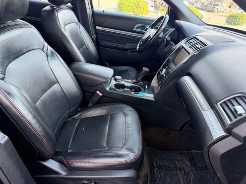Used 2016 Ford Explorer Sport image 17