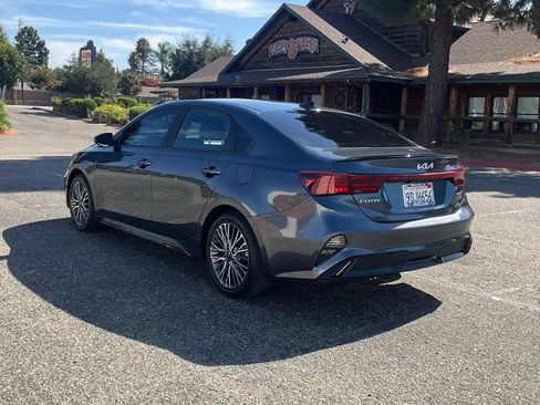 Used 2023 Kia Forte GT-Line FWD image 4