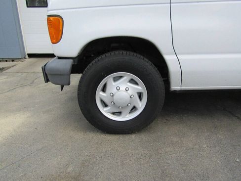 Used 2007 Ford E-350 and Econoline 350 Extended Super Duty image 15