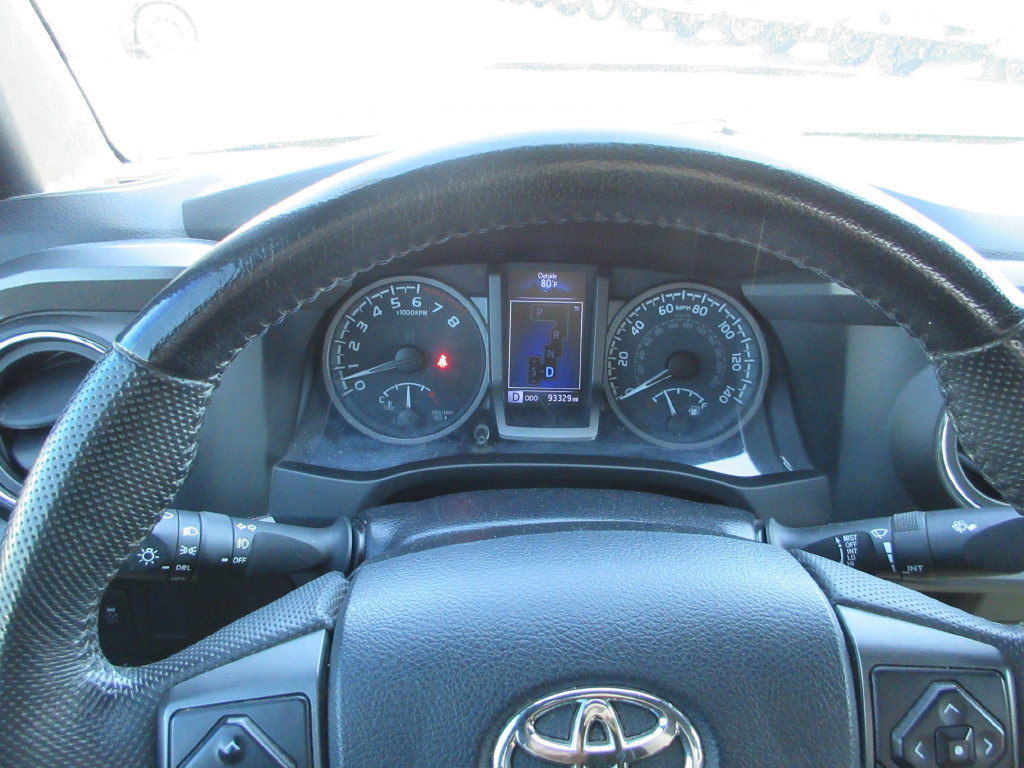 Used 2020 Toyota Tacoma TRD Off-Road AWD/4WD image 29