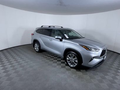 Used 2023 Toyota Highlander Limited