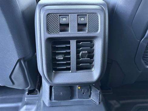 New 2025 Ford Bronco Badlands image 32