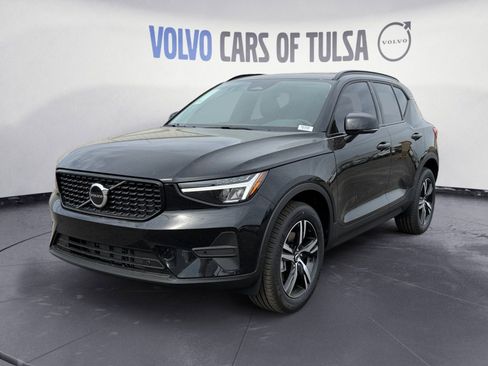 New 2026 Volvo XC40 B5 Core image 1