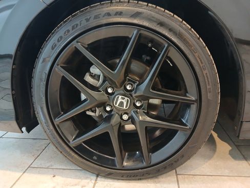 Used 2025 Honda Civic Sport image 10