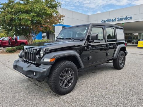 Used 2022 Jeep Wrangler Unlimited Sport AWD/4WD image 7