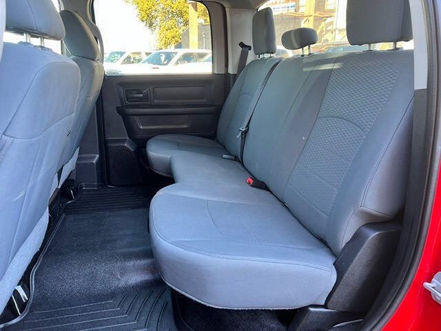 Used 2015 RAM 2500 Tradesman w/ Chrome Appearance Group AWD/4WD image 18