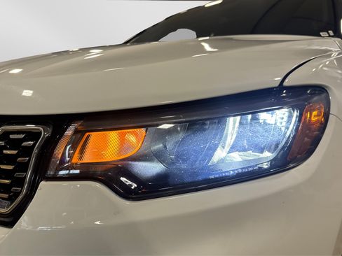 Used 2025 Jeep Compass Limited image 13