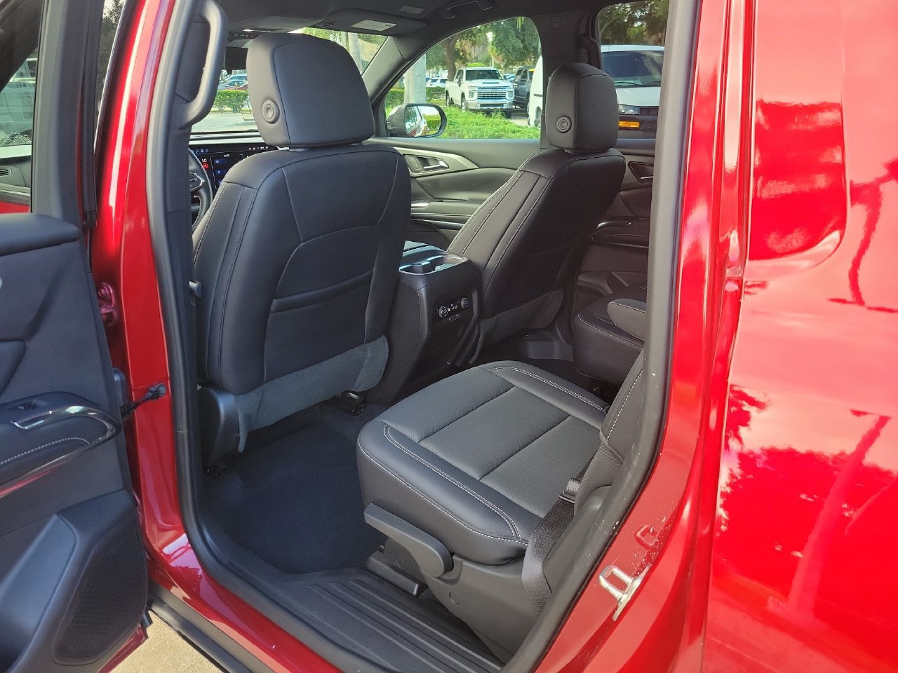 Certified 2026 Chevrolet Traverse LT FWD image 9