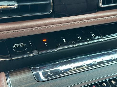 New 2026 Lincoln Aviator Reserve w/ Jet Appearance Package AWD/4WD image 32