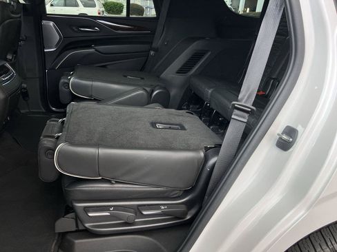Used 2022 Cadillac Escalade Sport Platinum w/ LPO, ONYX Package AWD/4WD image 32