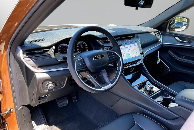 New 2026 Jeep Grand Cherokee Limited AWD/4WD image 7