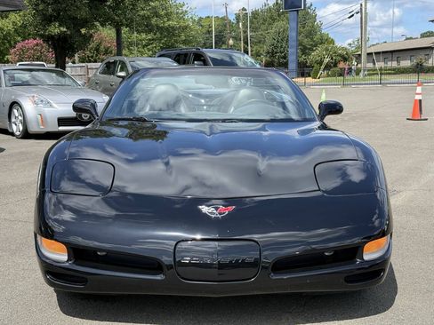 Used 1998 Chevrolet Corvette Convertible RWD image 3