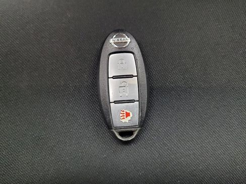 Used 2019 Nissan Pathfinder S image 32