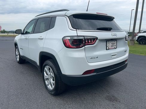 Used 2024 Jeep Compass Latitude AWD/4WD image 7