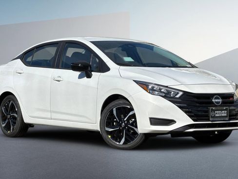 New 2025 Nissan Versa SR w/ Trunk Package image 2