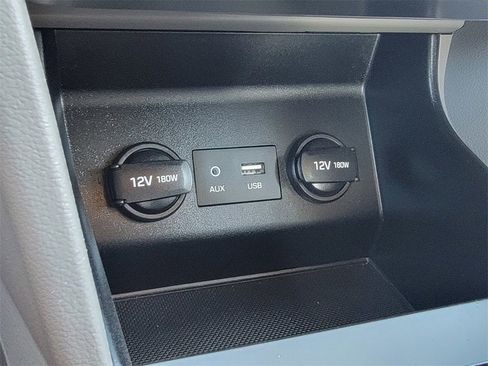 Used 2020 Hyundai Elantra SEL image 25