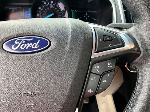 Used 2019 Ford Edge Titanium image 28