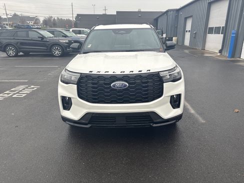 New 2026 Ford Explorer ST-Line image 9