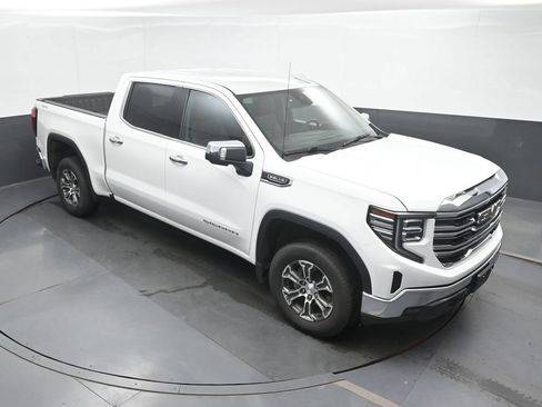 Used 2025 GMC Sierra 1500 SLT AWD/4WD image 32